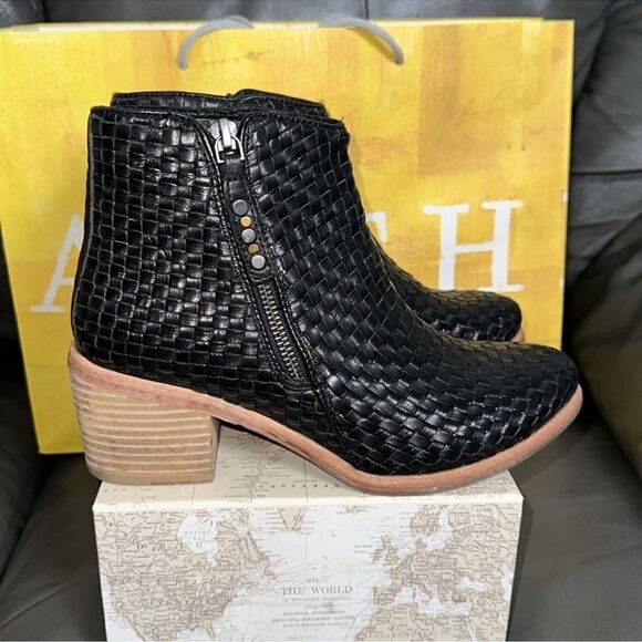 Anthro Kelsi Dagger 8.5 Black Criss Cross Leather Stack Block Heel Ankle Booties - Picture 4 of 10